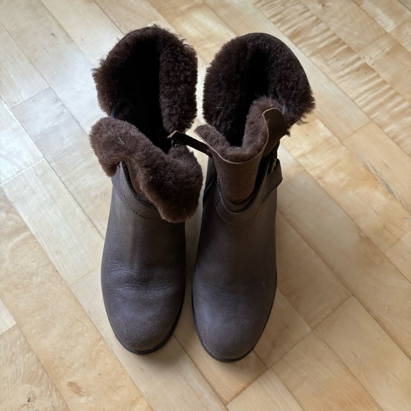 Roots Brown Leather Shearling Booties - Picture 10 of 10